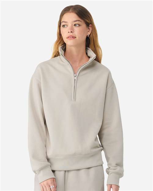 BELLA + CANVAS 4740 Dust model front