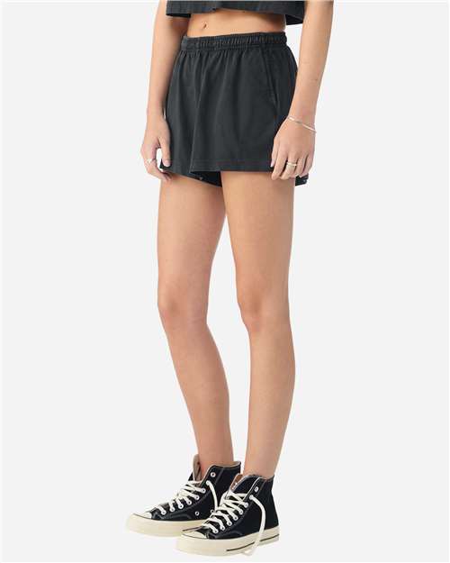 BELLA + CANVAS 6824GD Washed Black model side